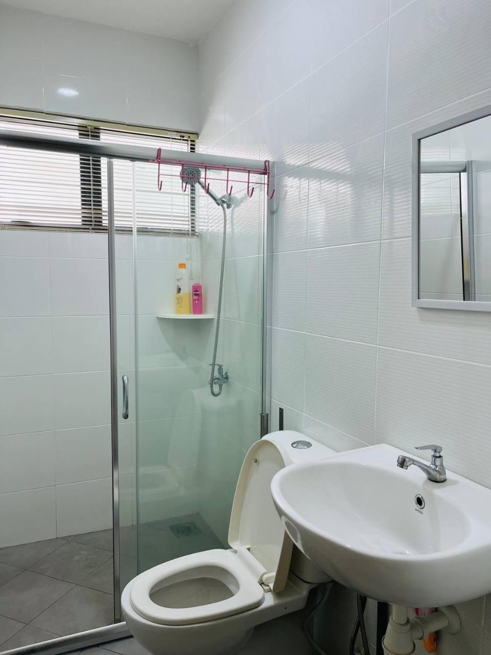 Sofea Mutiara Homestay Ipoh Esterno foto